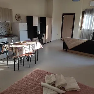 John's Apartament Nea Michaniona