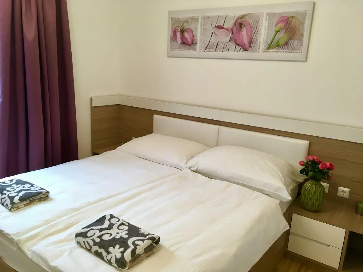 Ferienwohnung Am Hauptbahnhof Vienna 0*,  Austria